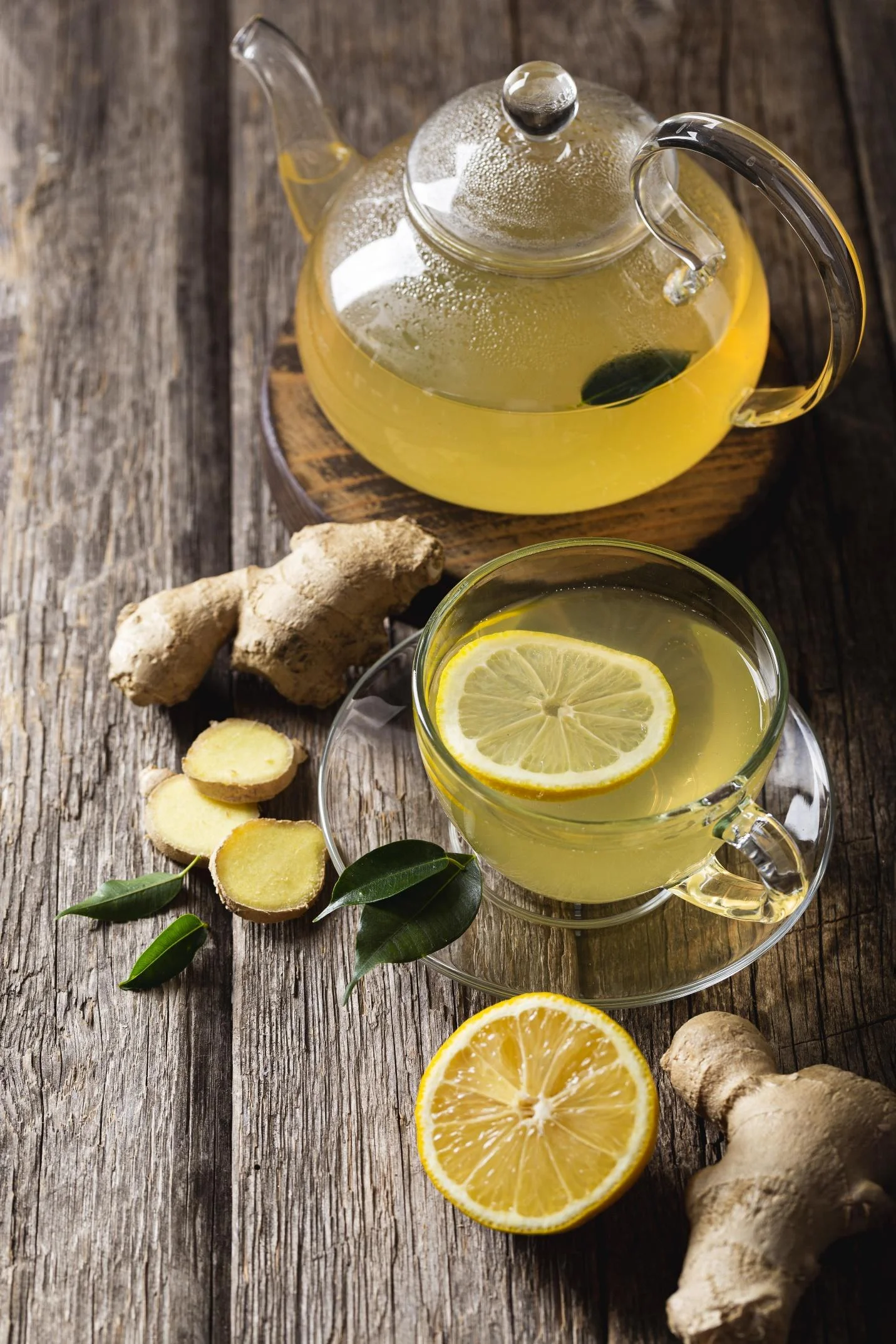Ginger and lemon tea mucus remedy