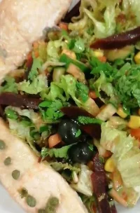 Salad with salmon and olive oil